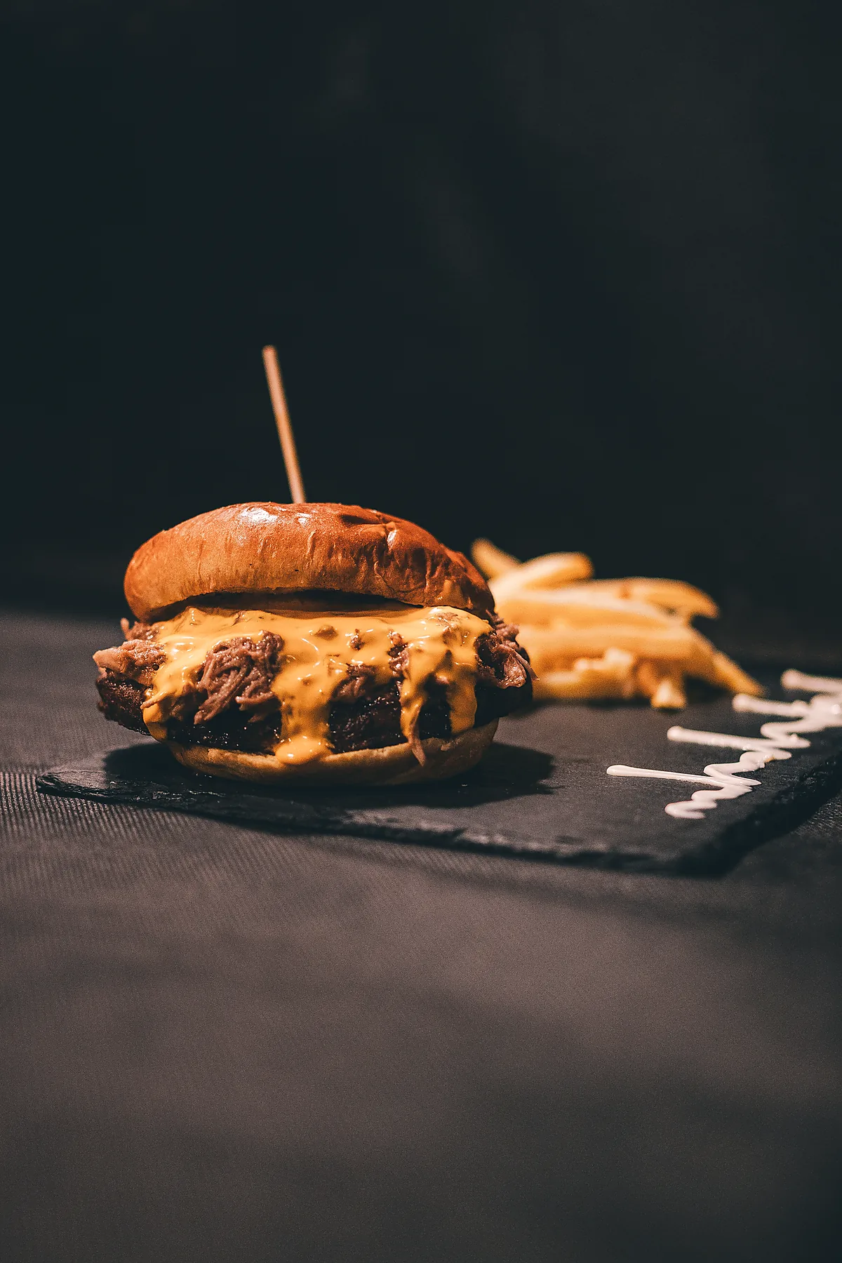 Hamburguesa de Maitagarri sobre pizarra